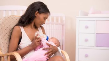 Tips for Parents When Transitioning from Breast Milk to Formula Milk for Your Babies